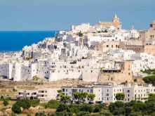 Scopri la città bianca di Ostuni ed il suo mare